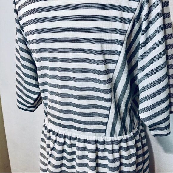 DKNY FAUX WRAP PEPLUM TOP - Picture 10 of 12